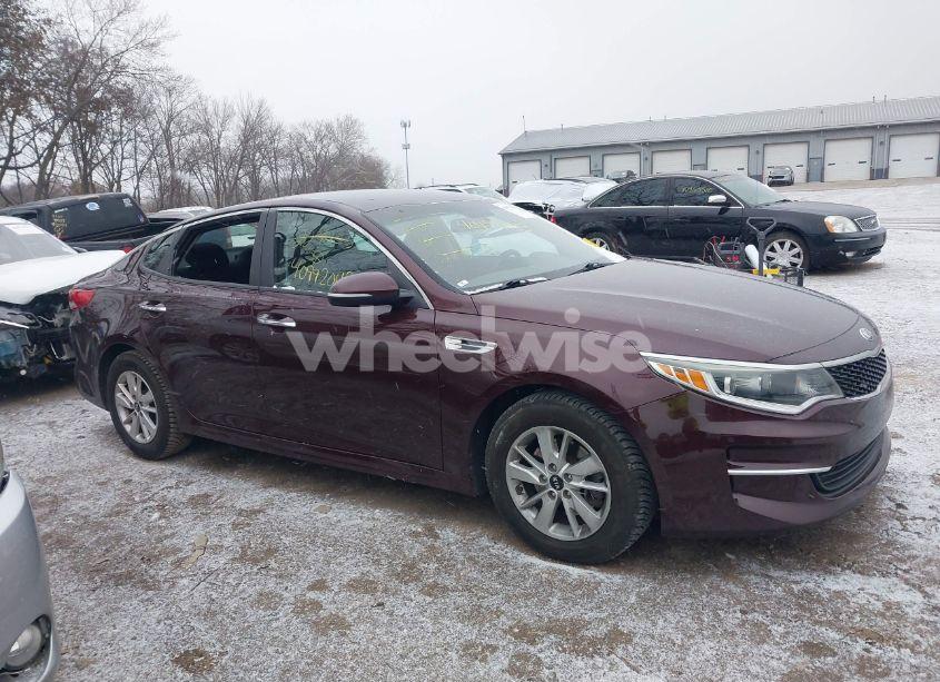 Photo 14 of 2018 Kia Optima LX (VIN 5XXGT4L37JG228953)
