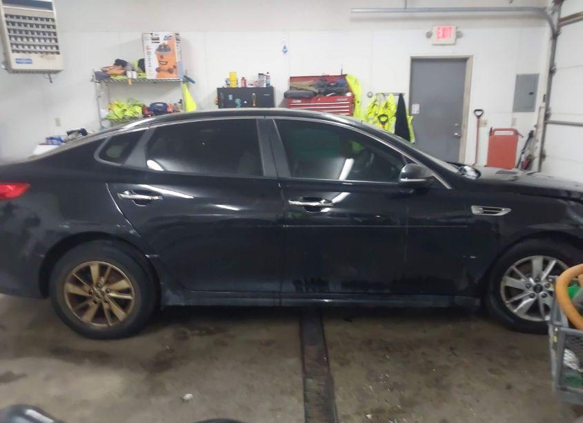 Photo 14 of 2018 Kia Optima LX (VIN 5XXGT4L37JG237426)