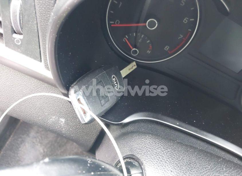 Photo 11 of 2018 Kia Optima S (VIN 5XXGT4L37JG241900)