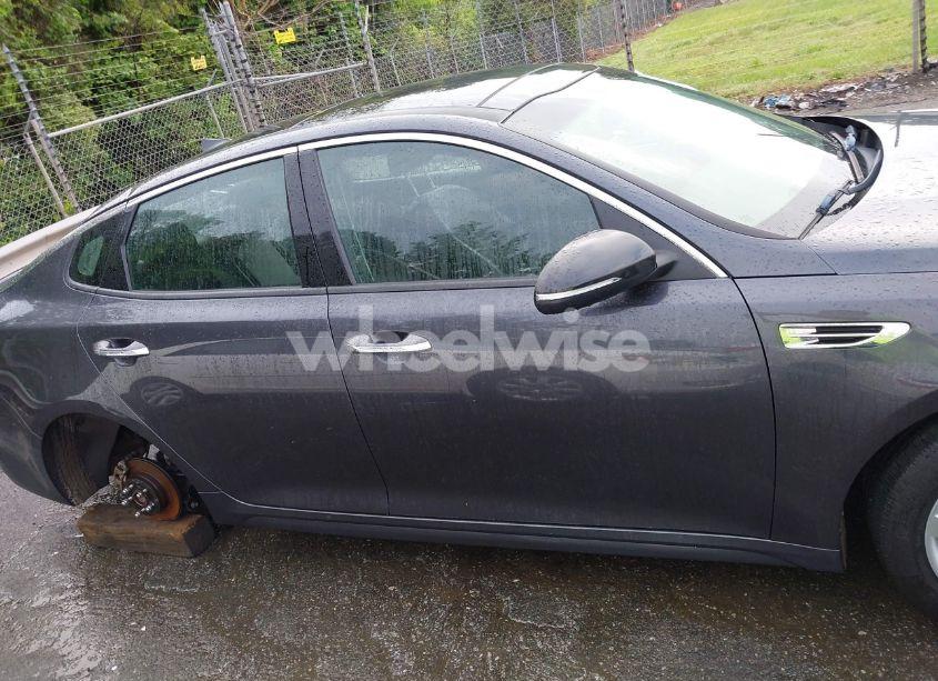 Photo 14 of 2018 Kia Optima S (VIN 5XXGT4L37JG241900)