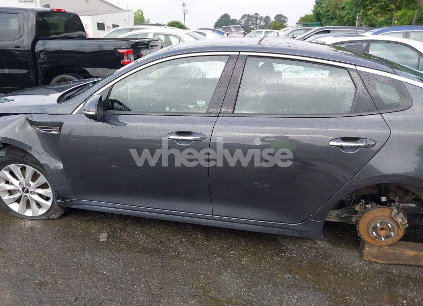 Photo 15 of 2018 Kia Optima S (VIN 5XXGT4L37JG241900)