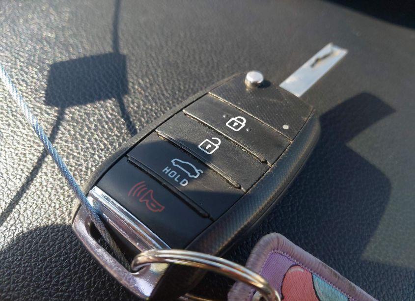 Photo 11 of 2018 Kia Optima LX (VIN 5XXGT4L37JG245395)