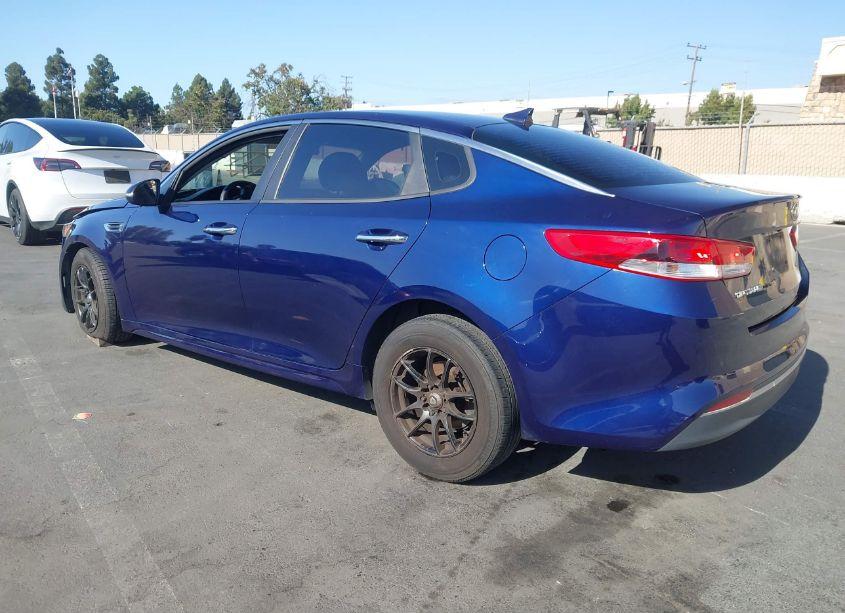 Photo 3 of 2018 Kia Optima LX (VIN 5XXGT4L37JG245395)