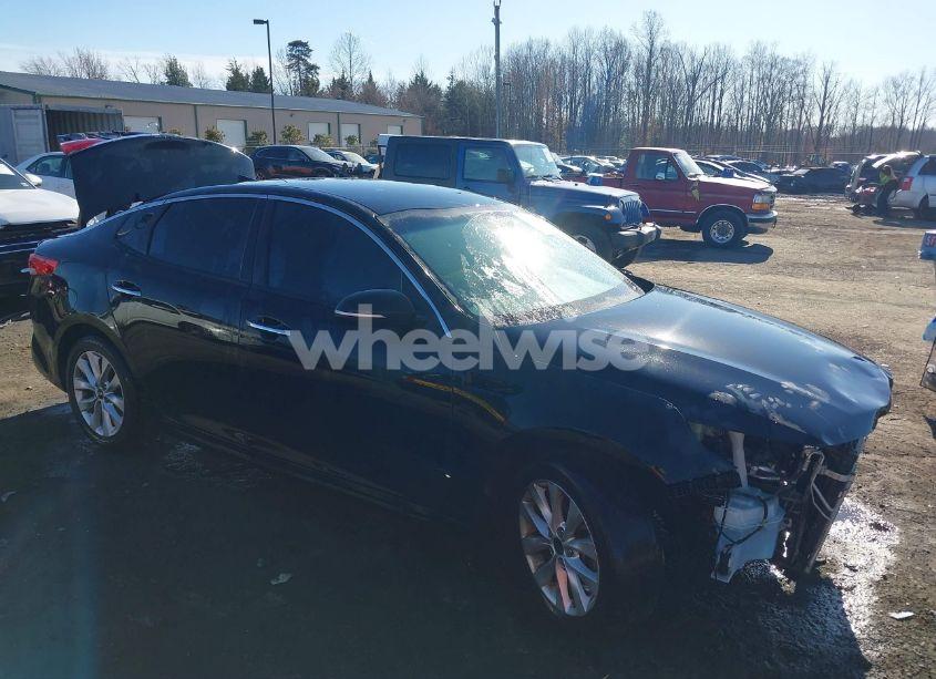 2018 Kia Optima LX (VIN 5XXGT4L37JG249642) main photo