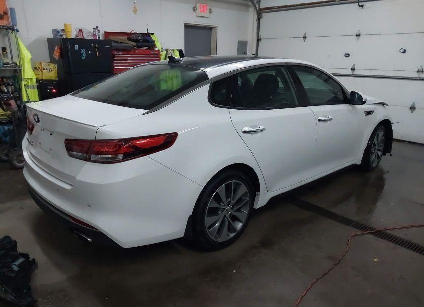 Photo 4 of 2018 Kia Optima S (VIN 5XXGT4L37JG255876)