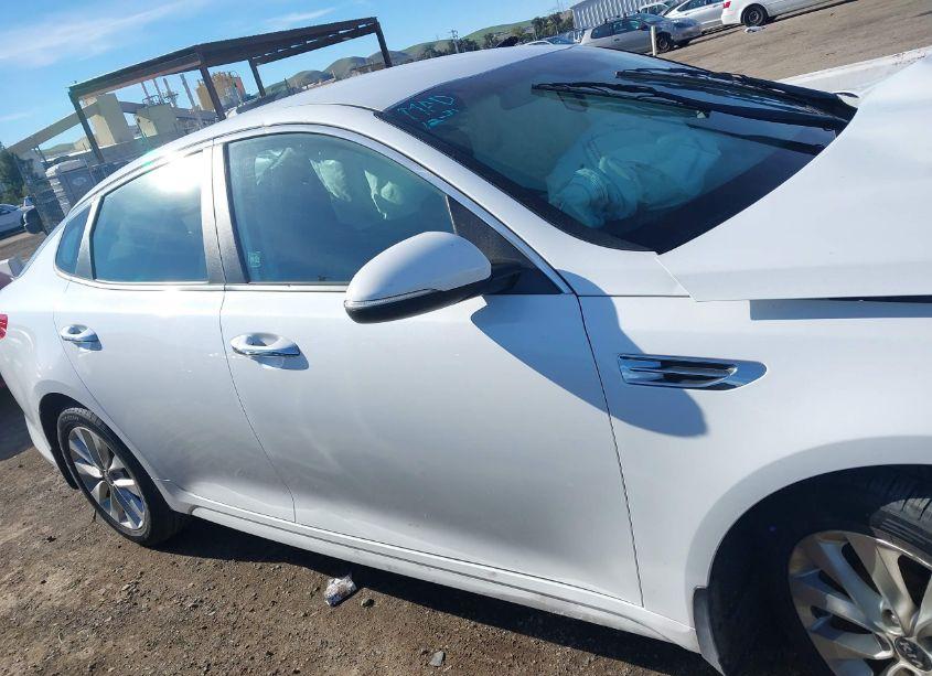 Photo 13 of 2018 Kia Optima LX (VIN 5XXGT4L37JG264092)