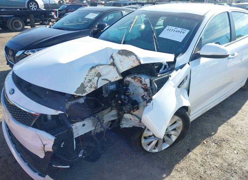 Photo 6 of 2018 Kia Optima LX (VIN 5XXGT4L37JG264092)