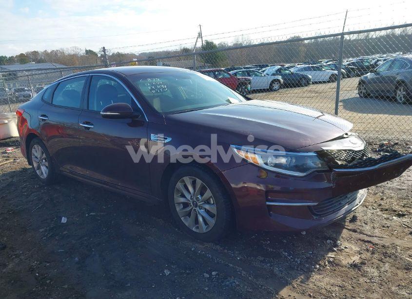 2018 Kia Optima LX (VIN 5XXGT4L37JG272418) main photo