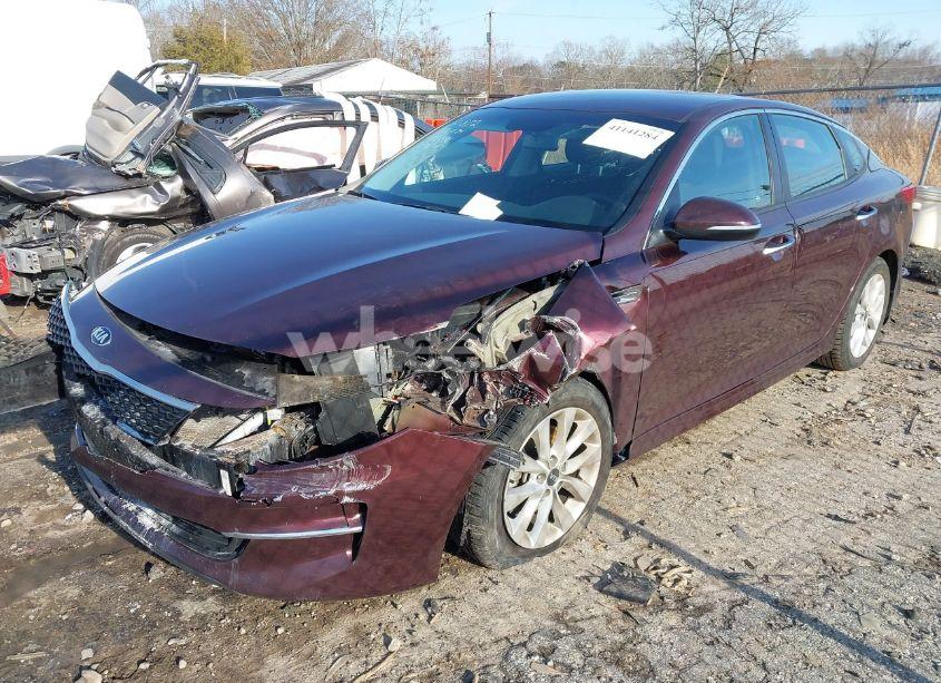 Photo 2 of 2018 Kia Optima LX (VIN 5XXGT4L37JG272418)
