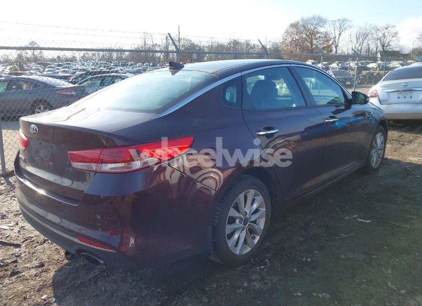 Photo 4 of 2018 Kia Optima LX (VIN 5XXGT4L37JG272418)
