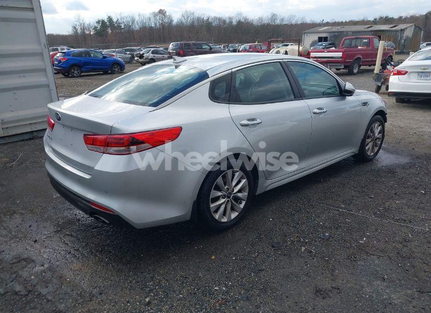 Photo 4 of 2018 Kia Optima LX (VIN 5XXGT4L37JG272886)