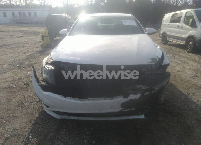 Photo 12 of 2019 Kia Optima LX (VIN 5XXGT4L37KG278849)