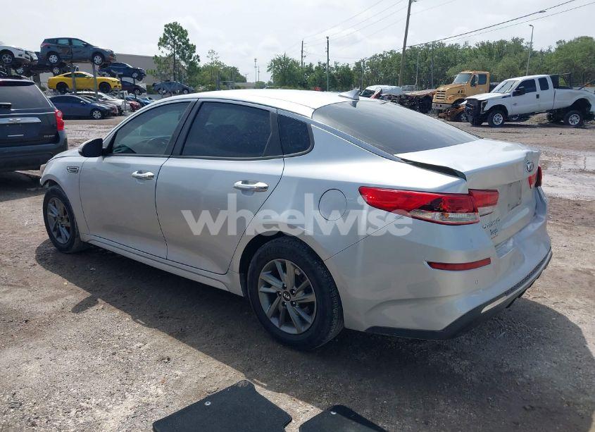 Photo 3 of 2019 Kia Optima LX (VIN 5XXGT4L37KG281329)