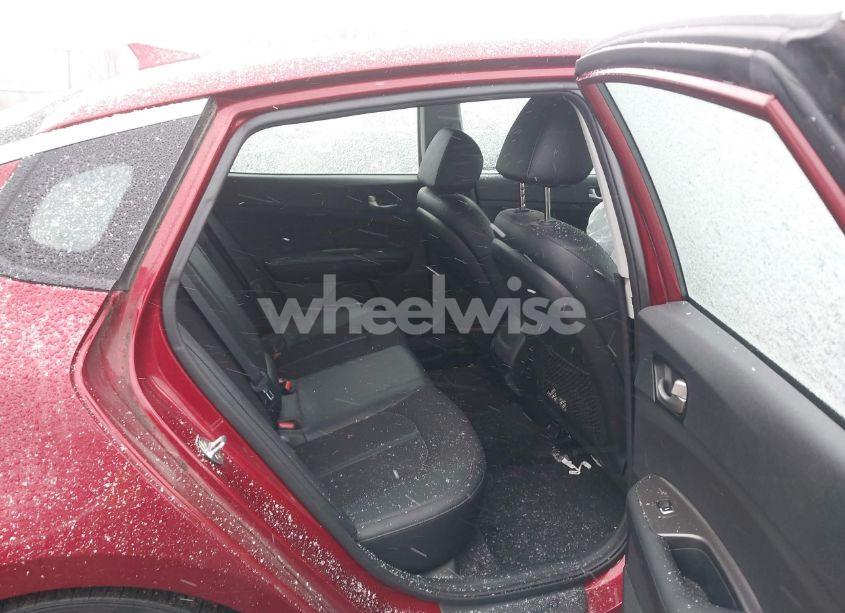 Photo 8 of 2019 Kia Optima S (VIN 5XXGT4L37KG288409)