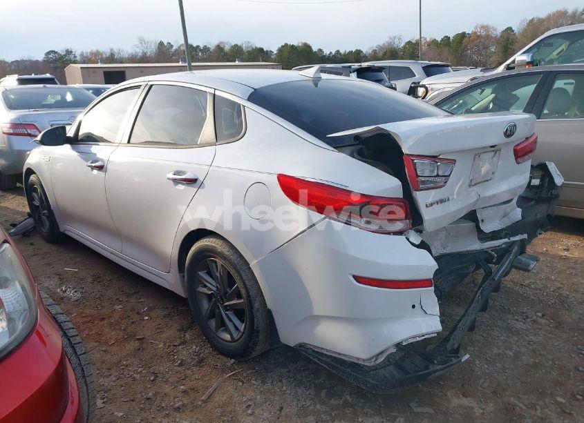 Photo 3 of 2019 Kia Optima LX (VIN 5XXGT4L37KG296994)