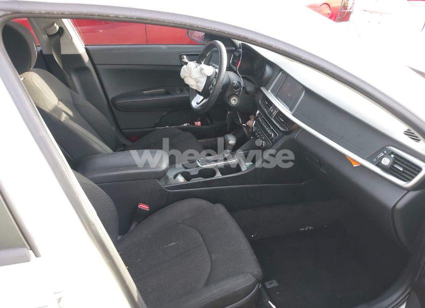 Photo 5 of 2019 Kia Optima LX (VIN 5XXGT4L37KG296994)