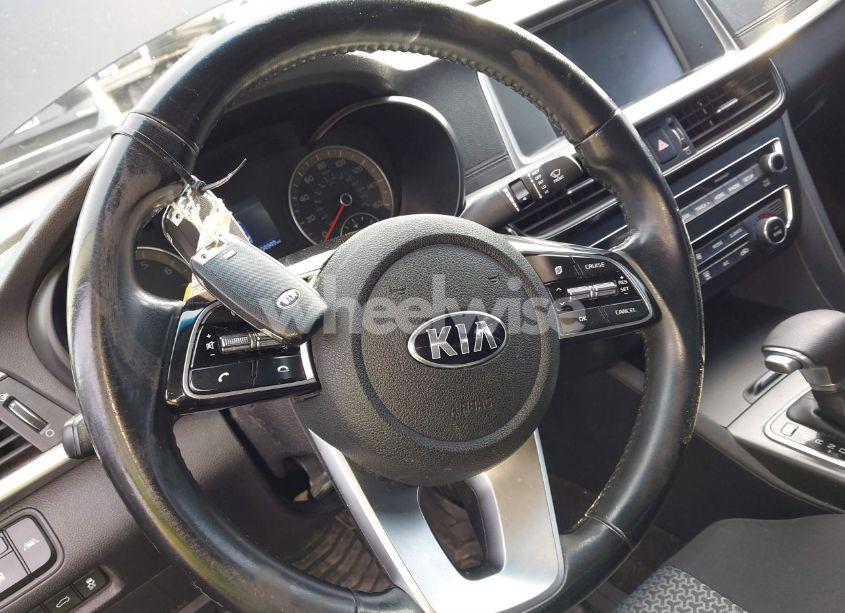 Photo 11 of 2019 Kia Optima S (VIN 5XXGT4L37KG302762)