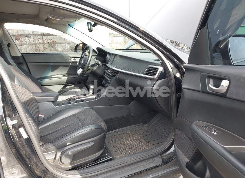 Photo 5 of 2019 Kia Optima S (VIN 5XXGT4L37KG302762)