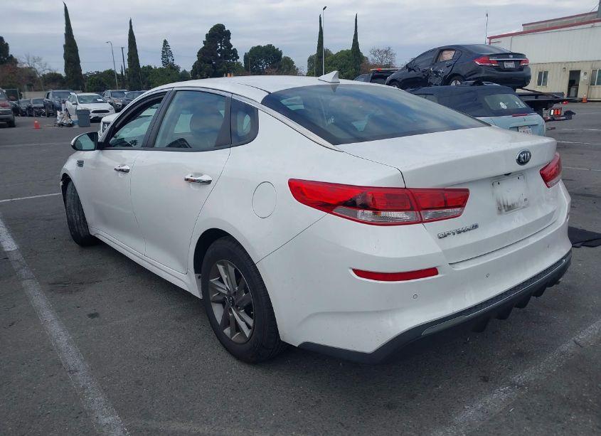 Photo 3 of 2019 Kia Optima LX (VIN 5XXGT4L37KG331274)