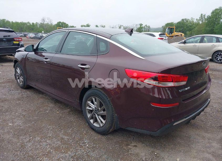 Photo 3 of 2019 Kia Optima LX (VIN 5XXGT4L37KG344235)