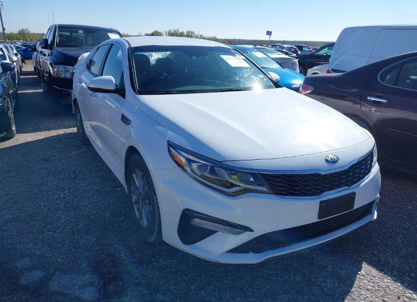 2019 Kia Optima LX (VIN 5XXGT4L37KG348091) main photo