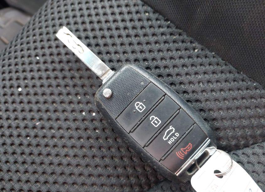 Photo 11 of 2019 Kia Optima LX (VIN 5XXGT4L37KG348091)