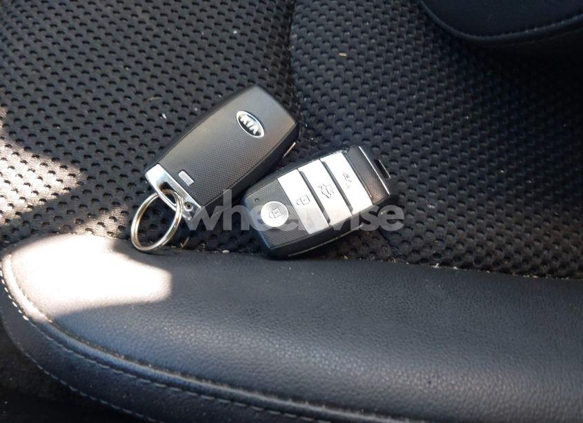 Photo 11 of 2019 Kia Optima S (VIN 5XXGT4L37KG359396)