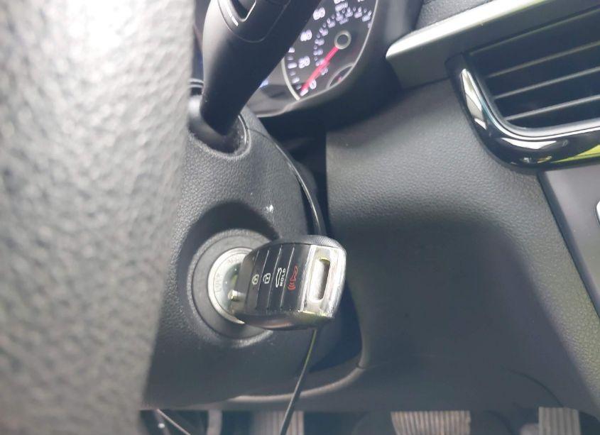 Photo 11 of 2019 Kia Optima LX (VIN 5XXGT4L37KG361696)