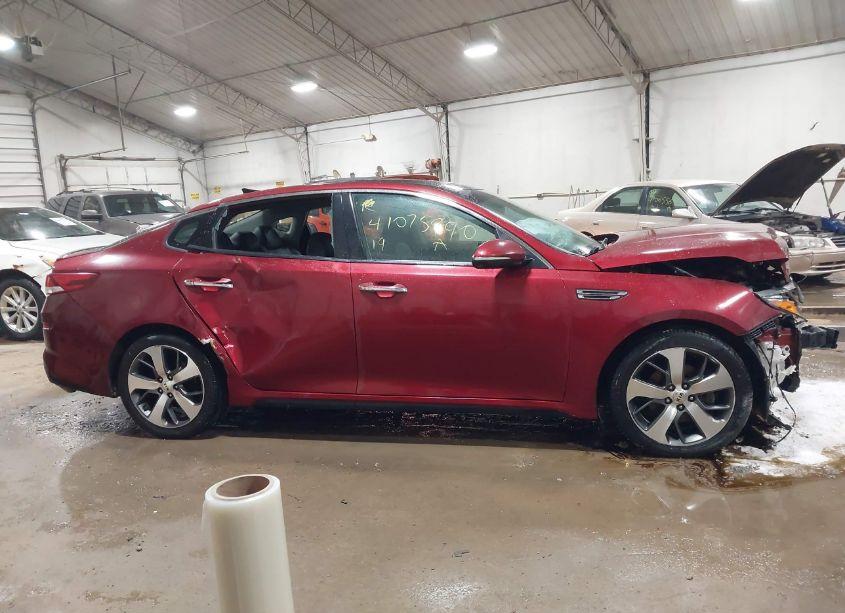 Photo 13 of 2019 Kia Optima S (VIN 5XXGT4L37KG367790)