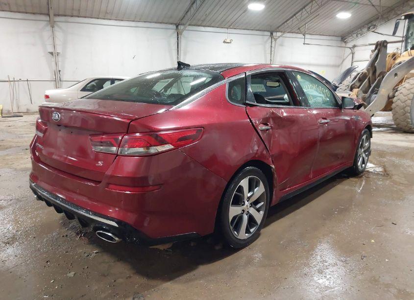 Photo 4 of 2019 Kia Optima S (VIN 5XXGT4L37KG367790)