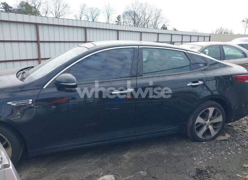 Photo 14 of 2019 Kia Optima S (VIN 5XXGT4L37KG372813)