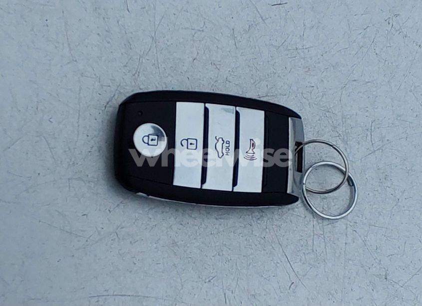 Photo 11 of 2019 Kia Optima S (VIN 5XXGT4L37KG374481)