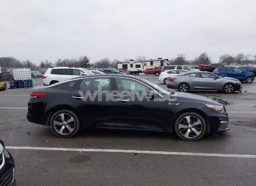 Photo 14 of 2019 Kia Optima S (VIN 5XXGT4L37KG374481)