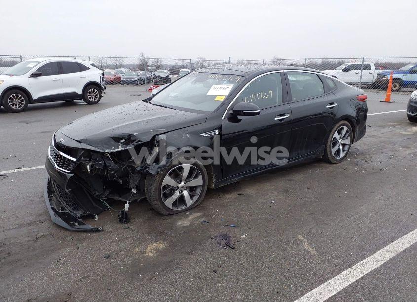 Photo 2 of 2019 Kia Optima S (VIN 5XXGT4L37KG374481)