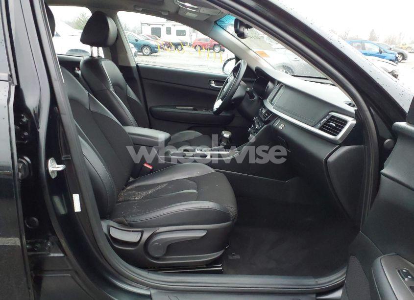 Photo 5 of 2019 Kia Optima S (VIN 5XXGT4L37KG374481)