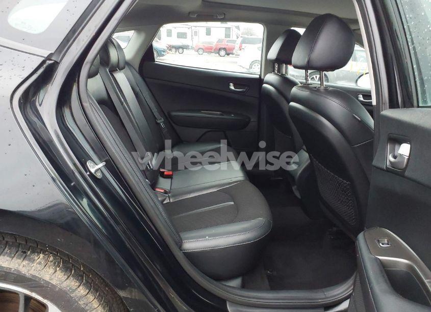 Photo 8 of 2019 Kia Optima S (VIN 5XXGT4L37KG374481)