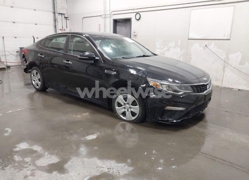 2020 Kia Optima LX (VIN 5XXGT4L37LG392075) main photo