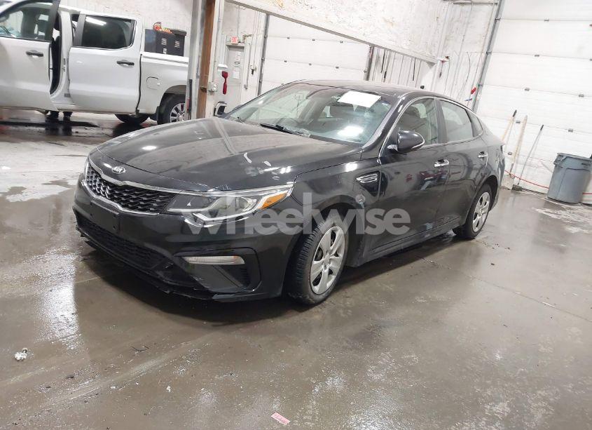 Photo 2 of 2020 Kia Optima LX (VIN 5XXGT4L37LG392075)