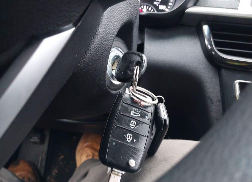 Photo 11 of 2020 Kia Optima LX (VIN 5XXGT4L37LG401177)