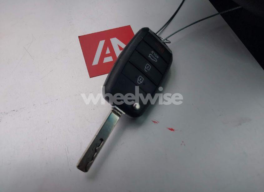 Photo 11 of 2020 Kia Optima LX (VIN 5XXGT4L37LG403799)