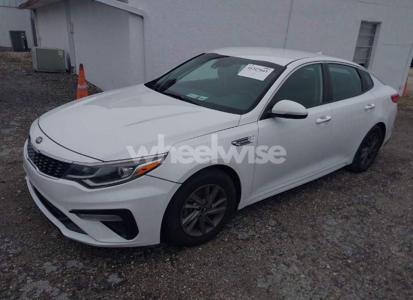 Photo 2 of 2020 Kia Optima LX (VIN 5XXGT4L37LG403799)