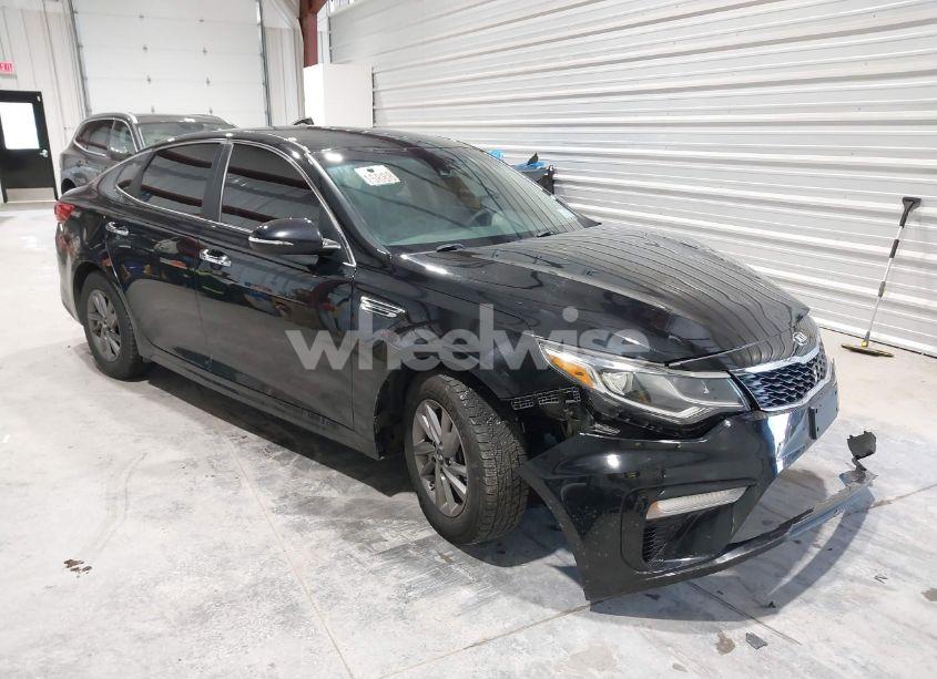 2020 Kia Optima LX (VIN 5XXGT4L37LG426614) main photo