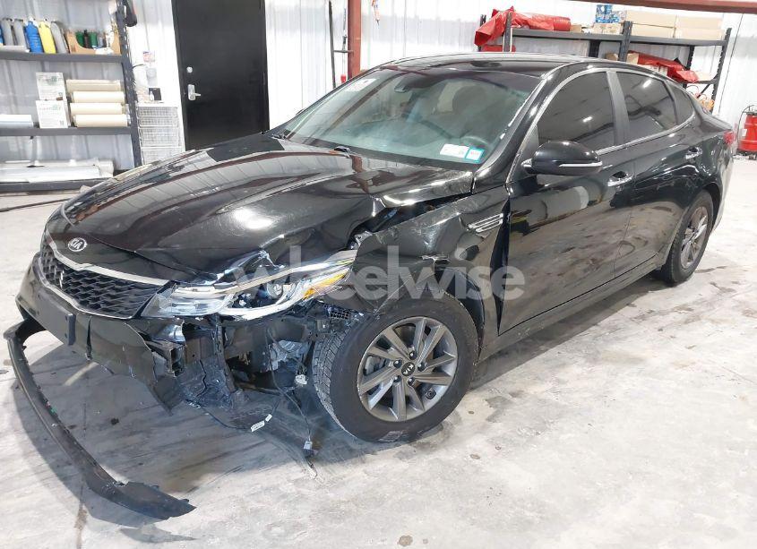 Photo 2 of 2020 Kia Optima LX (VIN 5XXGT4L37LG426614)