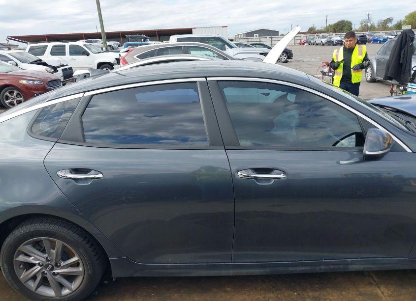 Photo 13 of 2020 Kia Optima LX (VIN 5XXGT4L37LG431411)
