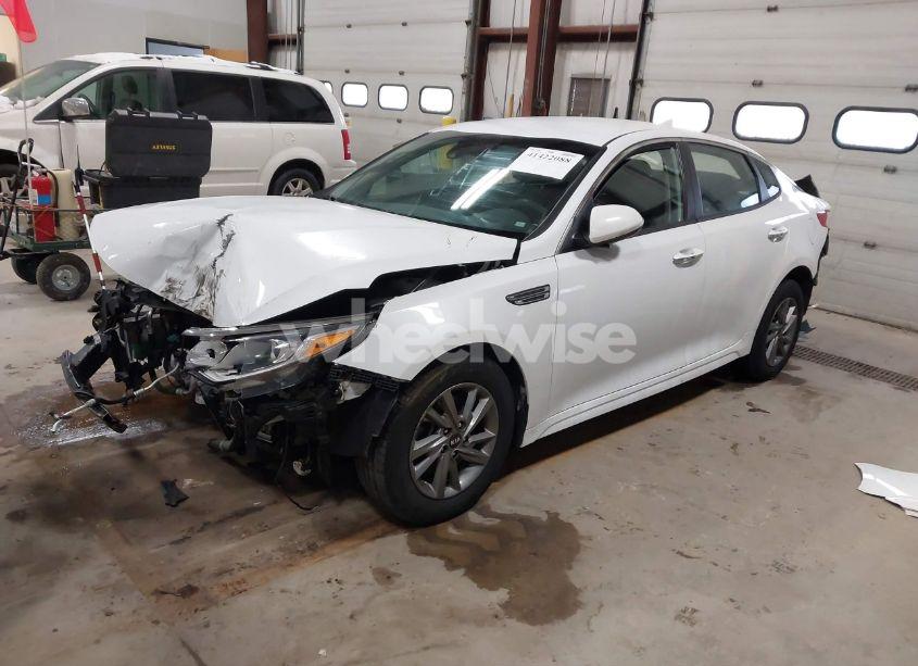 Photo 2 of 2020 Kia Optima LX (VIN 5XXGT4L37LG439976)