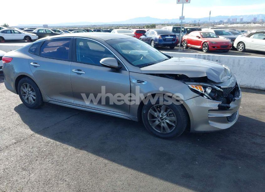 2016 Kia Optima LX (VIN 5XXGT4L38GG004941) main photo