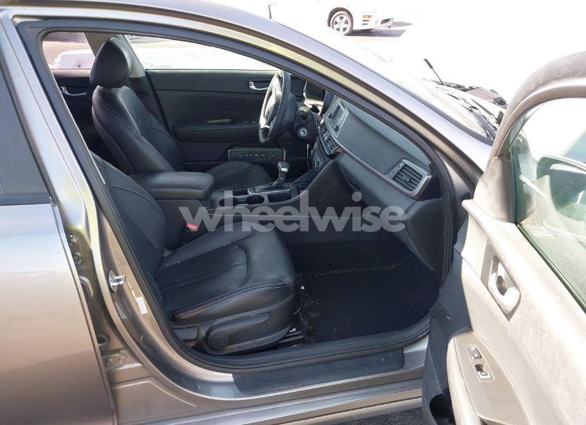 Photo 5 of 2016 Kia Optima LX (VIN 5XXGT4L38GG004941)