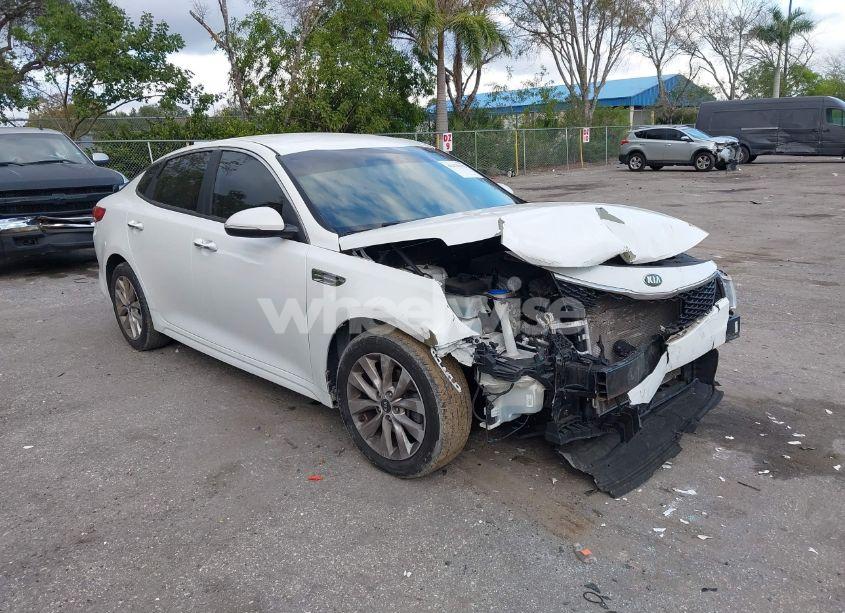 2016 Kia Optima LX (VIN 5XXGT4L38GG008245) main photo