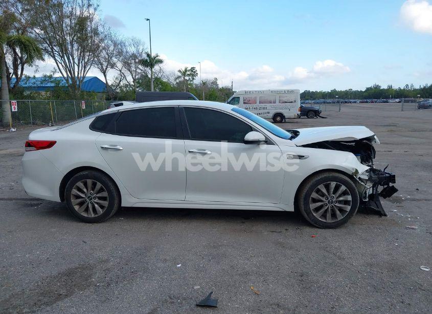 Photo 13 of 2016 Kia Optima LX (VIN 5XXGT4L38GG008245)