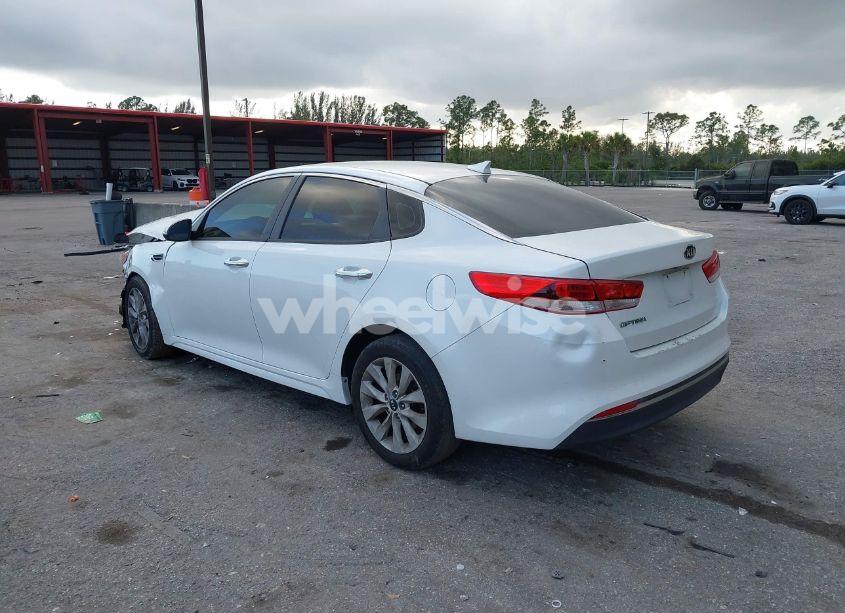 Photo 3 of 2016 Kia Optima LX (VIN 5XXGT4L38GG008245)